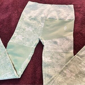 NWOT Free People Mint Green Textured Floral Pattern 7/8 Leggings